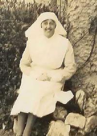 Muriel Doherty in Devon in 1932